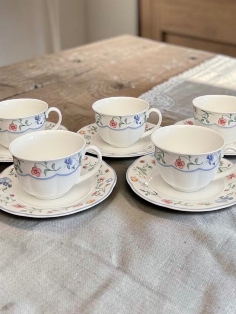 Villeroy & Boch Mariposa Bone China Cups and Saucers Set of 5 / Floral China